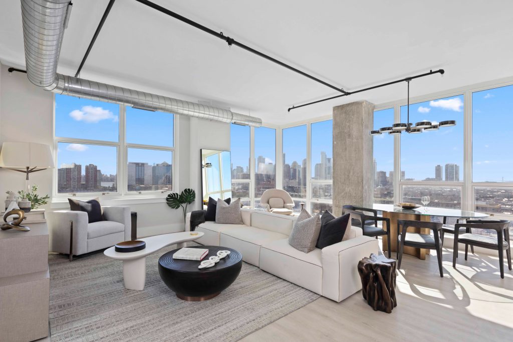 Hudson House East - Living Room